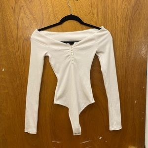 SOLD; Abercrombie & fitch ribbed off shoulder white bodysuit